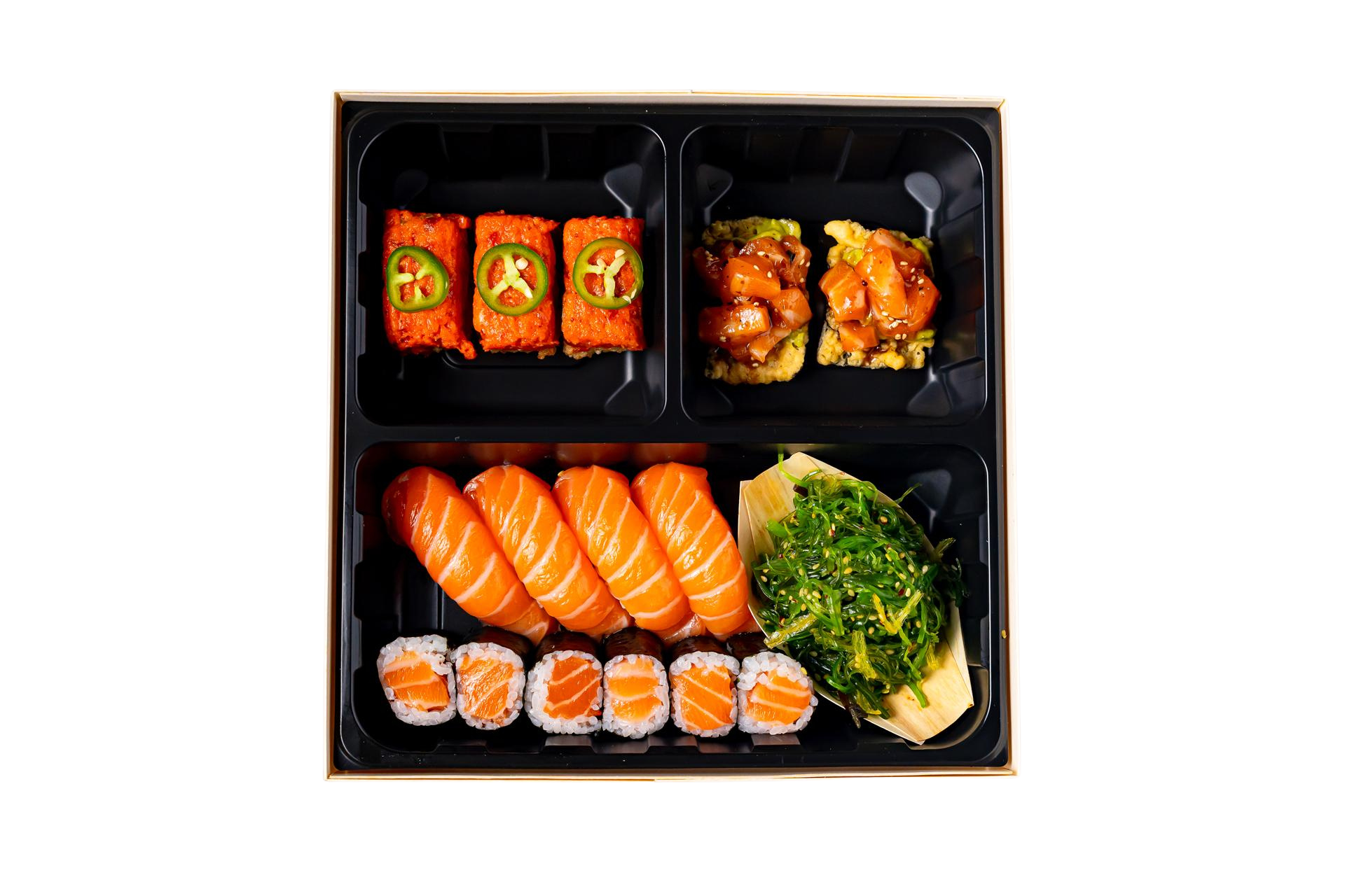 B8. Salmon Sushi & Roll